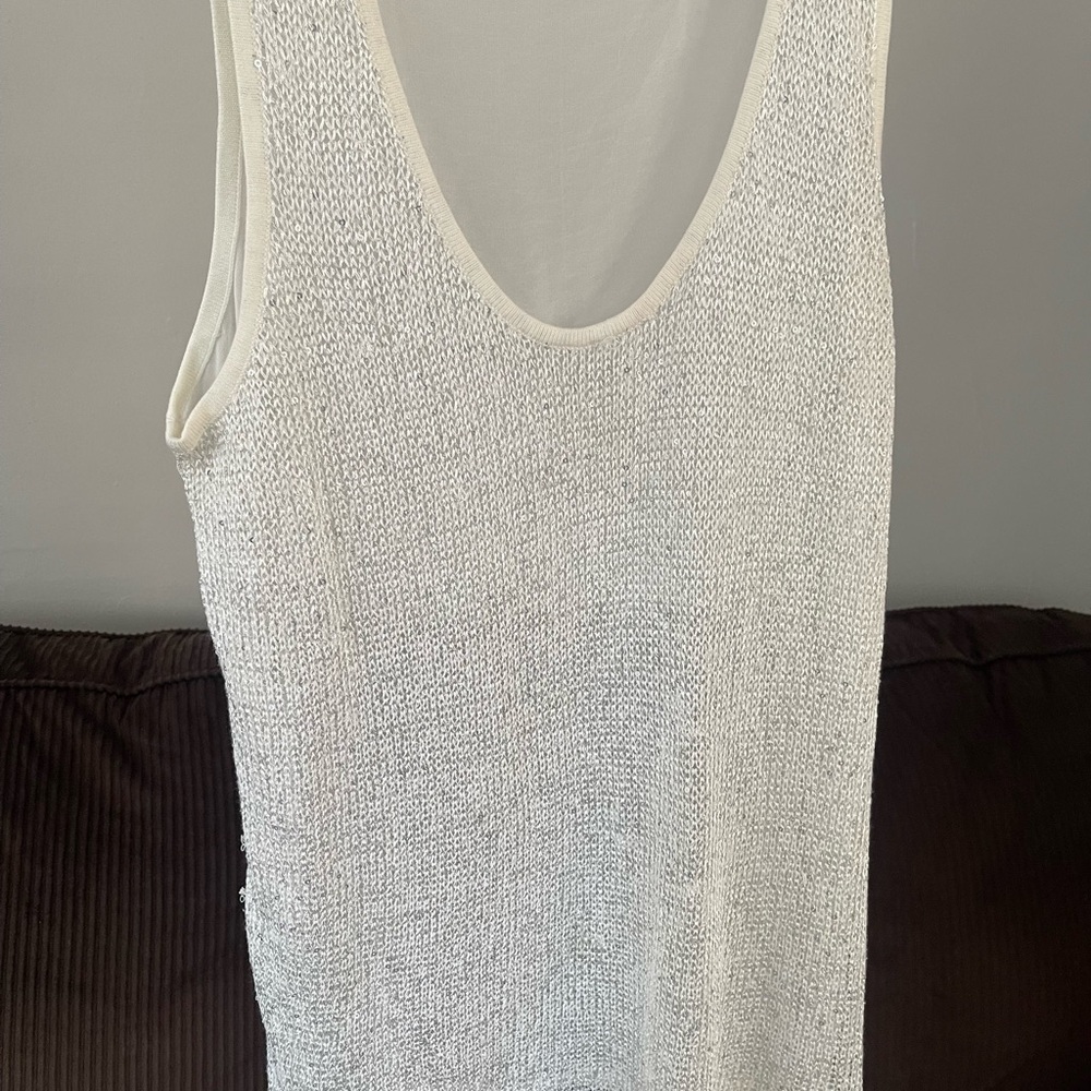 Elegant White Sleeveless Knit Top